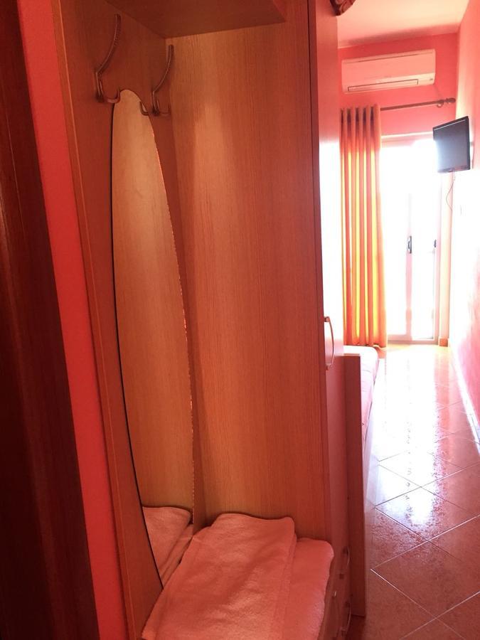 Shëngjin Hotel Besa מראה חיצוני תמונה
